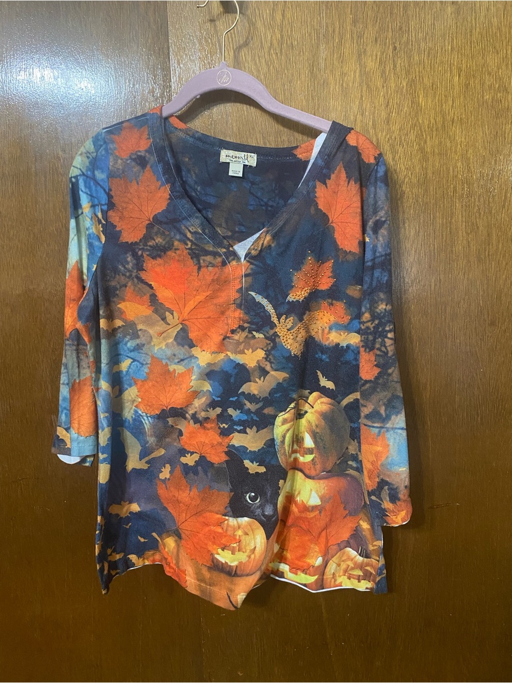 ONE WORLD 3/4 Sleeve V-Neck Top - Orange & Navy Halloween Leaf Print